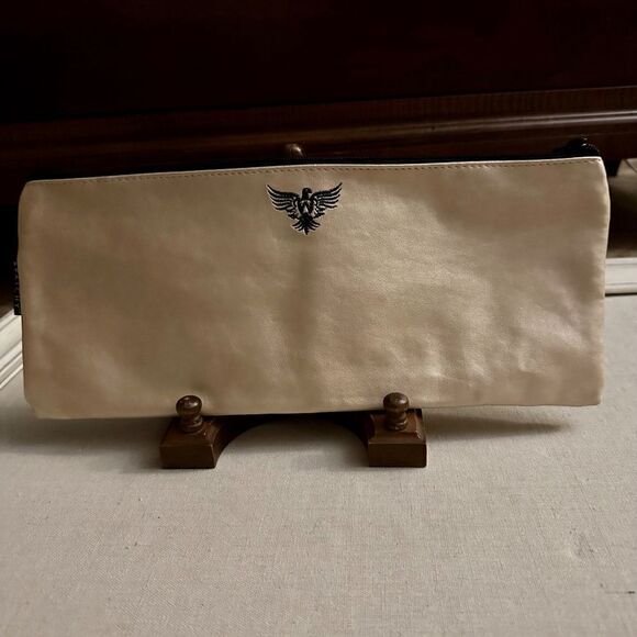 Apatchy London gold leather case w fabric Union Jack stitched in back NWOT - Picture 1 of 8